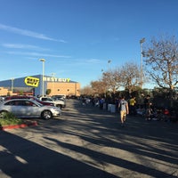 Photo taken at Best Buy by Ray M. on 11/23/2017
