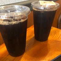 Das Foto wurde bei Saratoga Coffee Traders von ᴡ B. am 7/4/2019 aufgenommen
