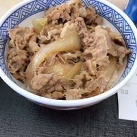 Photo taken at Yoshinoya by 妹 on 2/12/2018