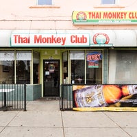 Foto scattata a Thai Monkey Club - Broadway St da Thai Monkey Club - Broadway St il 11/9/2017