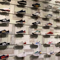 Photo taken at Onitsuka Tiger by Tomohiro_mo on 7/23/2021