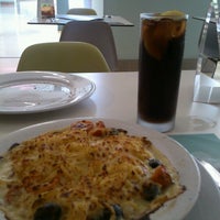 Foto diambil di Pizza Hut oleh Pedro d. pada 7/13/2013