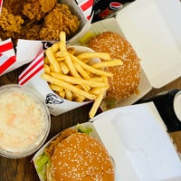 Photo taken at KFC by Shadi🧚‍♀️ on 3/26/2022