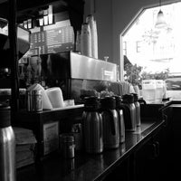 รูปภาพถ่ายที่ Peet&amp;#39;s Coffee &amp;amp; Tea โดย meli. เมื่อ 11/28/2014