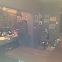 1/19/2013 tarihinde Joanna W.ziyaretçi tarafından Veritas Wine Bar at Alexander Park'de çekilen fotoğraf