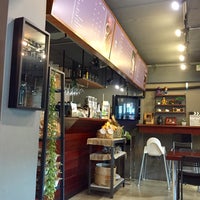 Photo taken at PHO&amp;#39; CAFE&amp;#39; Bangkok by P. 양귀비 on 8/20/2017