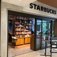 Photo taken at Starbucks by Rice5515 on 4/9/2022