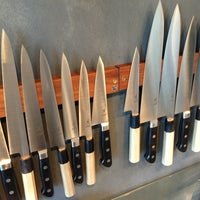 Foto tirada no(a) Japanese Knife Imports por Jon B. em 1/20/2013
