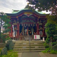 Photo taken at 青山 熊野神社 by かのん K. on 4/16/2023