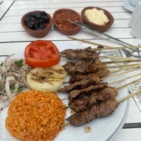 Foto diambil di Ömür Restaurant oleh Sezgin M. pada 4/7/2024