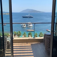 Photo taken at Caresse A Luxury Collection Resort &amp;amp; Spa by Ermann on 8/19/2019