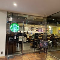 Photo taken at Starbucks by HPY48 on 10/19/2022