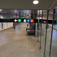 Photo taken at MTA Subway - Lexington Ave/53rd St (E/M/6) by HPY48 on 4/28/2023