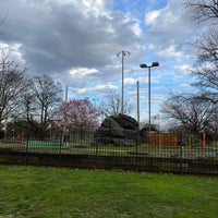Photo taken at Flushing Meadows Pitch &amp;amp; Putt by HPY48 on 4/4/2023