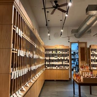 Photo taken at Hunter&amp;#39;s Point Wines &amp;amp; Spirits by HPY48 on 6/5/2023