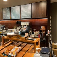 Photo taken at Starbucks by HPY48 on 10/31/2022