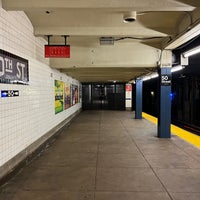 รูปภาพถ่ายที่ MTA Subway - 50th St (C/E) โดย HPY48 เมื่อ 3/26/2023