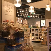 Photo taken at Eataly by LuLu on 8/3/2018