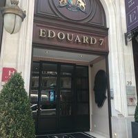 Photo taken at Hôtel Edouard 7 by LuLu on 8/19/2018