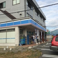 Photo taken at ローソン 松本新村店 by 由美 か. on 8/11/2016
