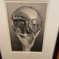 Das Foto wurde bei Escher in het Paleis von Adriana W. am 6/21/2023 aufgenommen