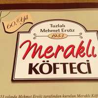 รูปภาพถ่ายที่ Meraklı Köfteci โดย Emre T. เมื่อ 5/5/2013