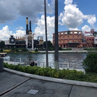 Photo taken at Universal CityWalk by Ozzy O. on 8/25/2018