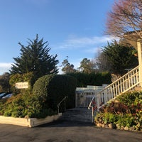 Foto diambil di Carmel Bay View Inn oleh Nannan R. pada 1/27/2020