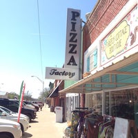Foto tirada no(a) Perkins Pizza Factory por Stephen S. em 4/15/2014