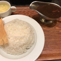 Photo taken at Club of Tokyo Famous Curry Diners by ジロリアン伸姉 on 8/25/2018