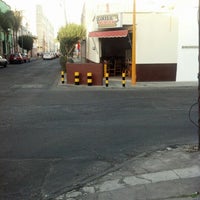 Das Foto wurde bei Grill &amp;amp; Burger von Toñito G. am 2/1/2013 aufgenommen