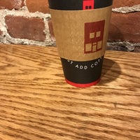 Снимок сделан в Augie&amp;#39;s Coffee House пользователем Hai V. 11/9/2017