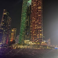 Photo taken at Dubai Marina Mall by Emre on 12/4/2023