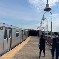 Photo taken at MTA Subway - West Farms Square/E Tremont Ave (2/5) by Varshith A. on 5/16/2021