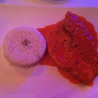 Foto diambil di Quenas Restaurant oleh Meredith P. pada 12/20/2012