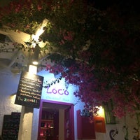 รูปภาพถ่ายที่ Loco Coffees &amp;amp; Cocktails โดย Asli E. เมื่อ 9/17/2017