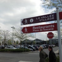 รูปภาพถ่ายที่ La Vallée Village โดย Maelie L. เมื่อ 5/4/2013