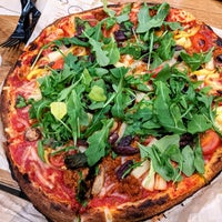 Foto diambil di Blaze Pizza oleh Sophie H. pada 7/26/2019