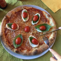 Photo prise au SICILIA Ristorante Pizzeria par Sergio P. le10/27/2019