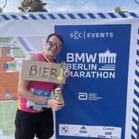 Photo taken at BMW Berlin-Marathon by Michael S. on 9/26/2022