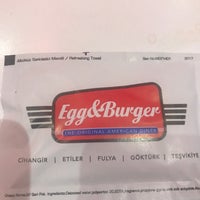 Photo prise au Egg &amp;amp; Burger par Atilla E. le12/6/2017
