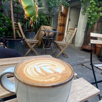 10/21/2022 tarihinde Beatrix K.ziyaretçi tarafından Cafe 23'de çekilen fotoğraf