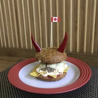 11/6/2018 tarihinde Rostik K.ziyaretçi tarafından Canadian Food'de çekilen fotoğraf