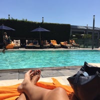 Photo taken at JW Marriott Pool 4th Floor by Tina-p on 7/24/2016