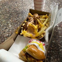 Photo taken at In-N-Out Burger by Matthew T. on 9/19/2021