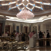 Das Foto wurde bei The Ritz Carlton Jeddah von D am 6/25/2017 aufgenommen