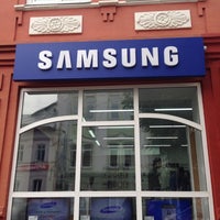 Photo taken at Samsung Brand Store by Лисицын А. on 9/24/2013