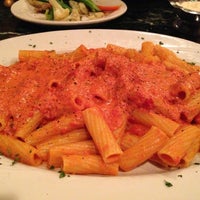 Снимок сделан в Rita &amp; Joe&#39;s Italian Restaurant пользователем Jordanna O. 4/7/2013