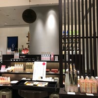 Photo taken at Sake Shop Fukumitsuya by 傘 on 2/28/2019