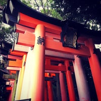 Photo taken at Fushimi Inari Taisha by Shiho S. on 11/22/2015